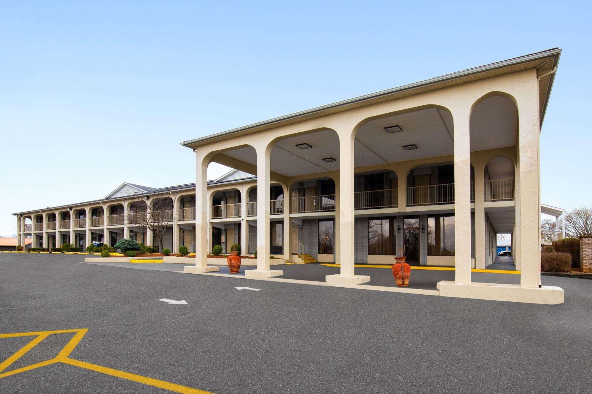 Days Inn By Wyndham Columbia Kentucky Zewnętrze zdjęcie