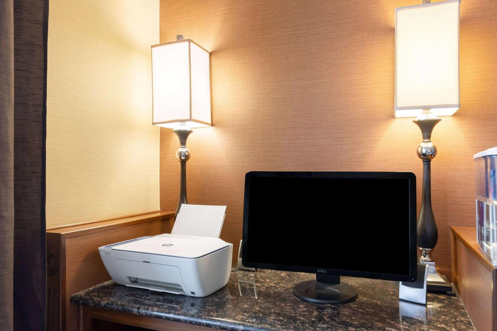 Days Inn By Wyndham Columbia Kentucky Zewnętrze zdjęcie